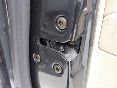 CERRADURA PUERTA DELANTERA IZQUIERDA