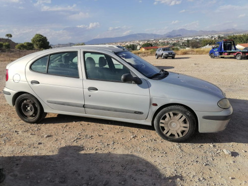 RENAULT MEGANE I FASE 2 BERLINA (BA0) — автомобиль-донор на запчасти 
