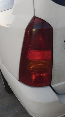 PILOTO TRASERO IZQUIERDO Ford Focus Familiar (CAK)(1998->)