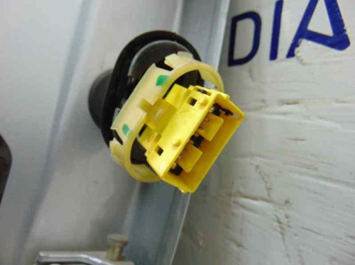 PUERTA TRASERA IZQUIERDA used