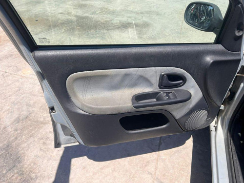 RENAULT CLIO II FASE II (B/CB0) — vehículo donante para recambios 