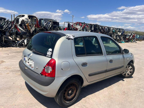 RENAULT CLIO II FASE II (B/CB0) — vehículo donante para recambios 