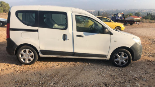 DACIA DOKKER — vehículo donante para recambios 