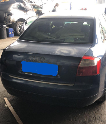 AUDI A4 AVANT (8E)