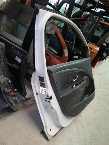  PUERTA DELANTERA IZQUIERDA RENAULT MEGANE III SPORT TOURER 