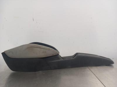 APOYABRAZOS CENTRAL, AUDI, A1 (8X1)