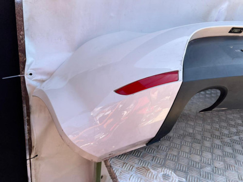 PARAGOLPES TRASERO 