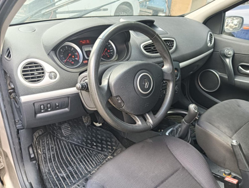 RENAULT CLIO III GRANDTOUR — vehículo donante para recambios 