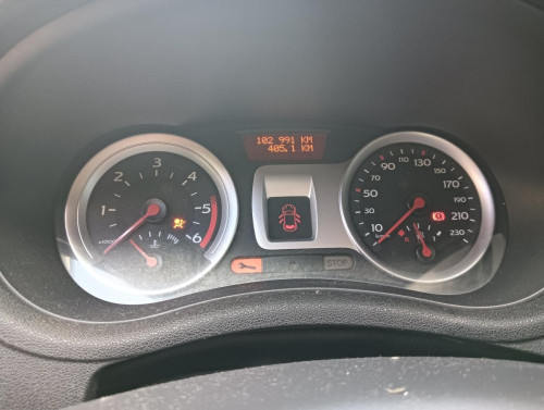 RENAULT CLIO III GRANDTOUR — vehículo donante para recambios 