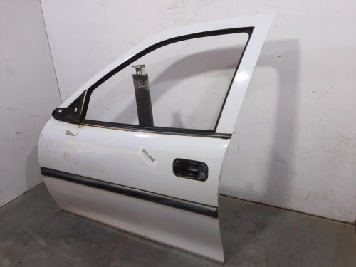 PUERTA DELANTERA IZQUIERDA Opel VECTRA B BERLINA 