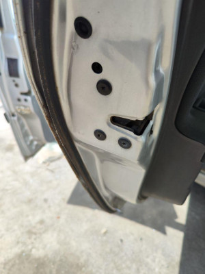 CERRADURA PUERTA TRASERA IZQUIERDA