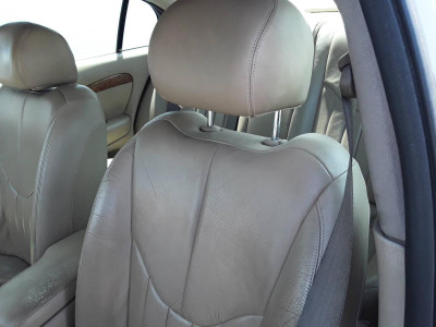 ASIENTO DELANTERO IZQUIERDO