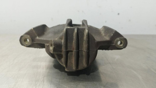  PINZA DE FRENO DELANTERA IZQUIERDA 