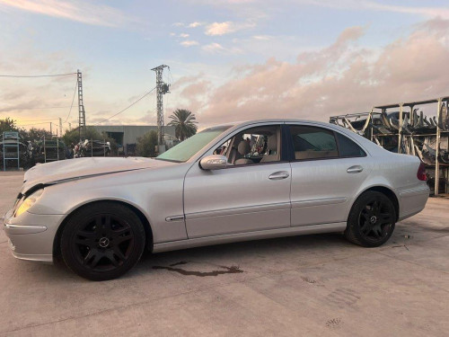  MERCEDES-BENZ CLASE E (BM 211) BERLINA 