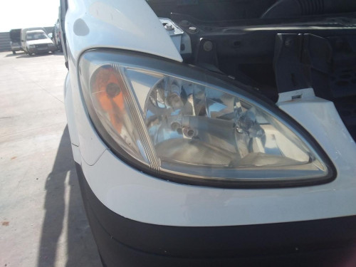 FARO DERECHO Mercedes-Benz VITO KOMBI (639) 