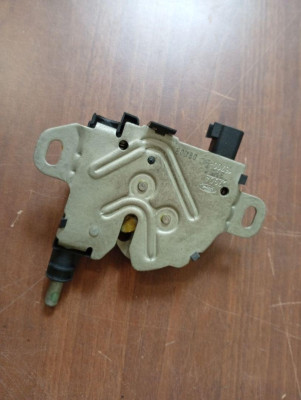 CERRADURA MALETERO / PORTON