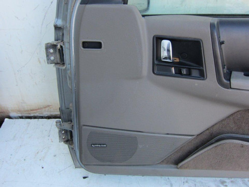 GUARNECIDO PUERTA DELANTERA DERECHA used