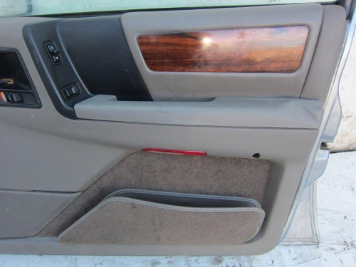 GUARNECIDO PUERTA DELANTERA DERECHA used