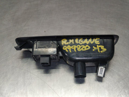  MANDO ELEVALUNAS TRASERO DERECHO Renault MEGANE III BERLINA 5P 