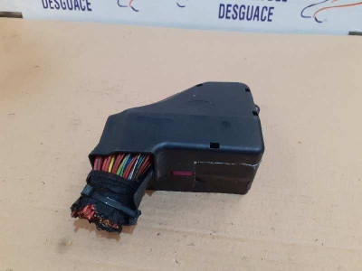 CAJA RELES / FUSIBLES