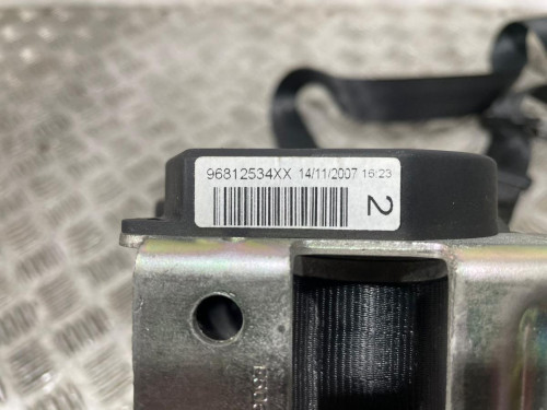  CINTURON SEGURIDAD TRASERO DERECHO 