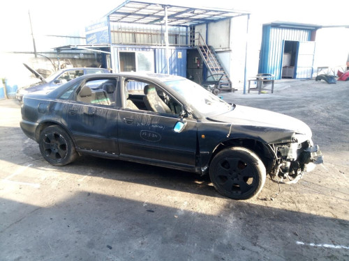 AUDI A4 BERLINA (B5) — vehículo donante para recambios 
