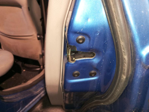 CERRADURA PUERTA TRASERA DERECHA Ford FIESTA (CBK) 