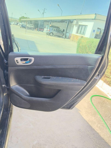 GUARNECIDO PUERTA TRASERA DERECHA Peugeot 307 Break/ SW (S2)(06.2005->) Peugeot 307 Break/ SW (S2)(06.2005->) 
