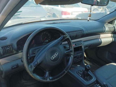 AUDI A4 AVANT (B5)