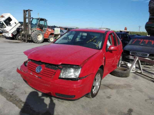  VOLKSWAGEN BORA BERLINA (1J2)(1998) 