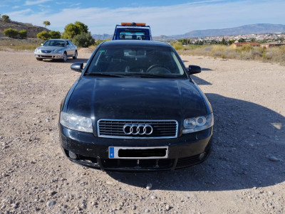 AUDI A4 BERLINA (8E)