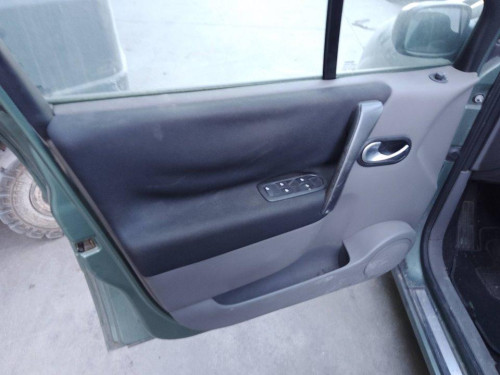 RENAULT SCENIC II (JM) — vehículo donante para recambios 