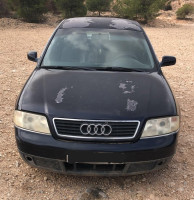 AUDI A6 BERLINA (4B2)