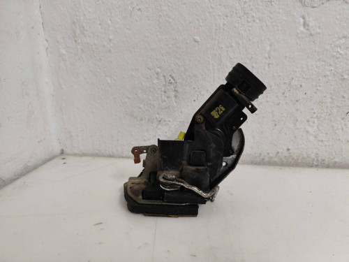 CERRADURA PUERTA TRASERA DERECHA Toyota COROLLA (E11) 