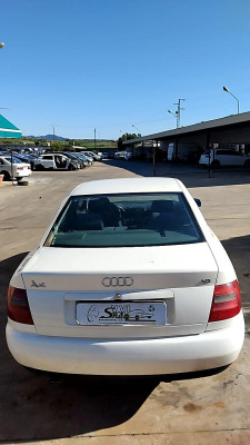 TAPA MALETERO Audi A4 Avant (B5)(1994->)
