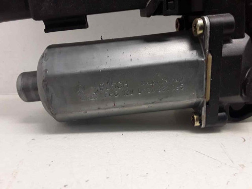 MOTOR ELEVALUNAS DELANTERO IZQUIERDO VOLKSWAGEN PASSAT BERLINA (3B2) 
