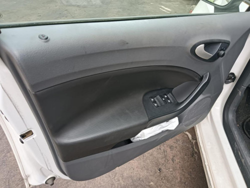SEAT IBIZA BERLINA (6J5) — vehículo donante para recambios 