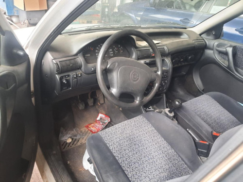  OPEL ASTRA F BERLINA 
