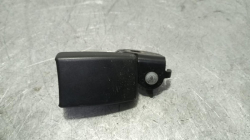 ENGANCHE CINTURON TRASERO CENTRAL OPEL CORSA D 