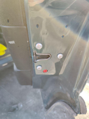 CERRADURA PUERTA TRASERA DERECHA
