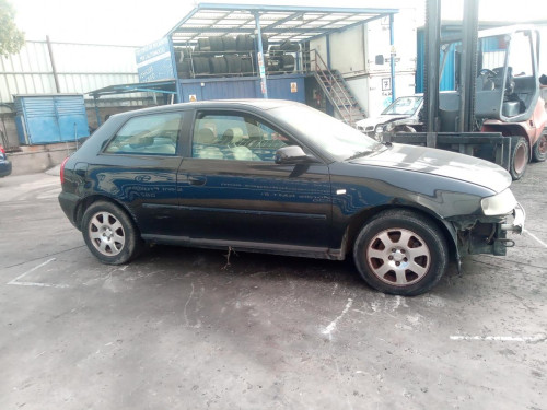 AUDI A3 (8L) — vehículo donante para recambios 