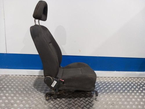  ASIENTO DELANTERO IZQUIERDO 