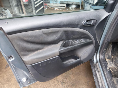 SEAT TOLEDO (5P2) — vehículo donante para recambios 