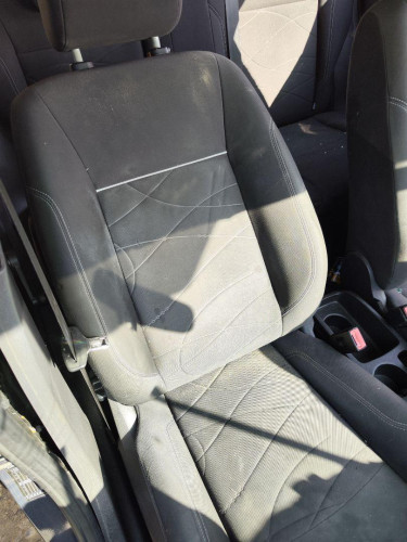 ASIENTO DELANTERO DERECHO Ford FIESTA (CNN) 