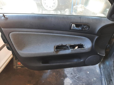 VOLKSWAGEN PASSAT BERLINA (3B2)