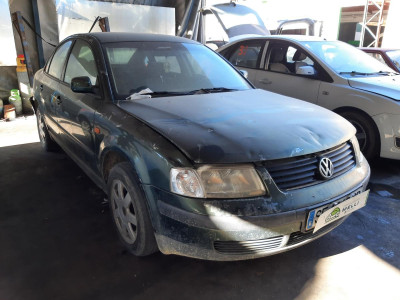 VOLKSWAGEN PASSAT BERLINA (3B2)