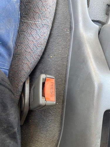 ENGANCHE CINTURON DELANTERO IZQUIERDO Nissan SERENA (C23M) 