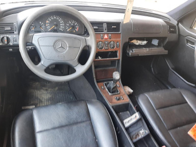 MERCEDES-BENZ CLASE C (BM 202) BERLINA