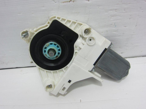  MOTOR ELEVALUNAS DELANTERO IZQUIERDO 