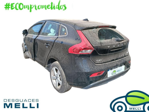 VOLVO V40 — vehículo donante para recambios 